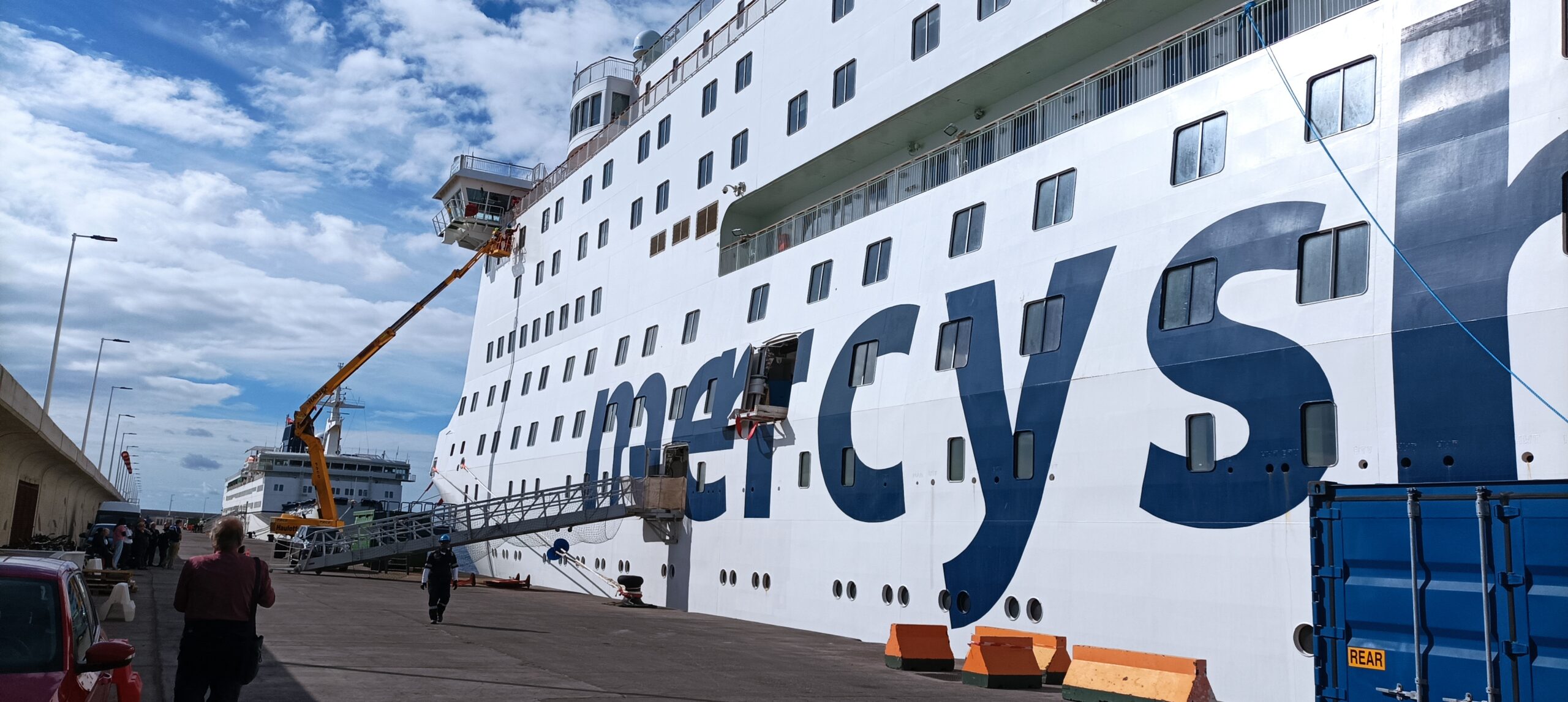 MERCY SHIPS.- Radio Muelle.- EG Com.--