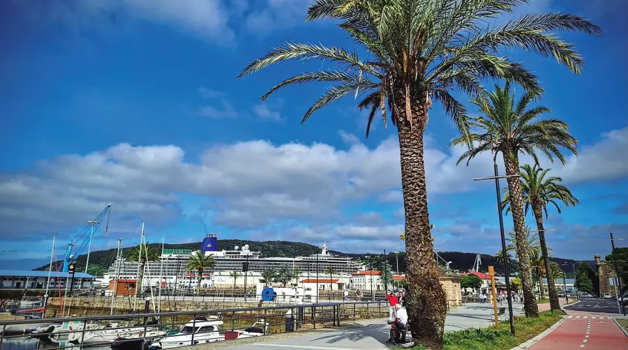 Puerto de Ferrol.- Paseo portuario en la zona de atraques de Ferrol