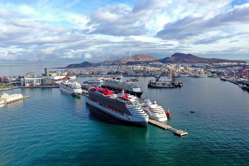 Puerto de La Luz y Las Palmas. Terminal de Cruceros. RM.-