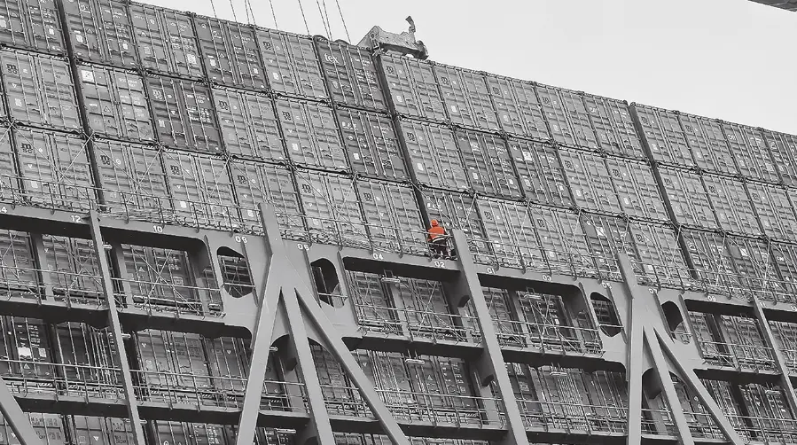 Concurso fotografía Coordinadora 2025.- Primer premio Rayco Suárez. Las Palmas. 'Última carga'